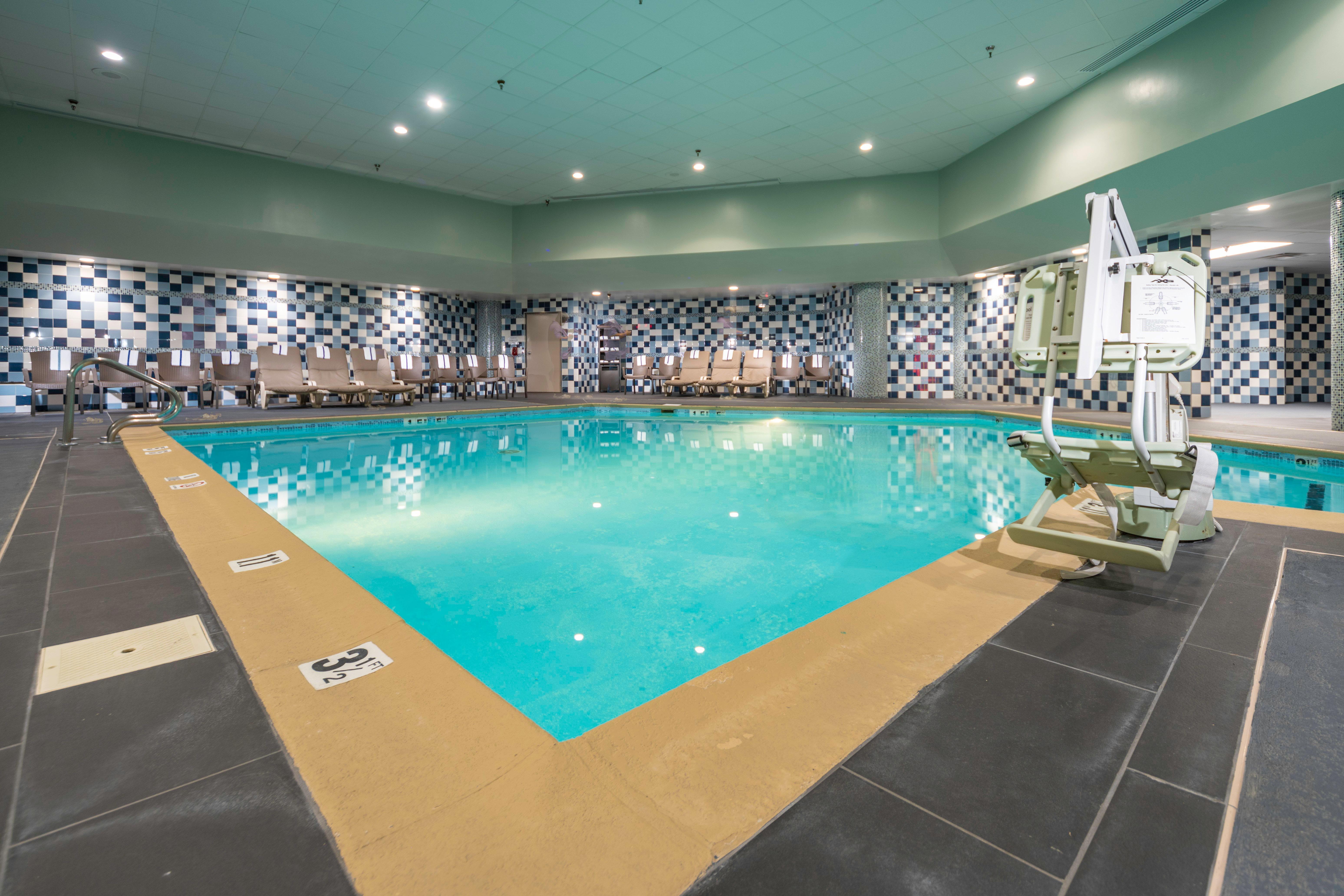 Holiday Inn Louisville East - Hurstbourne By Ihg Buitenkant foto