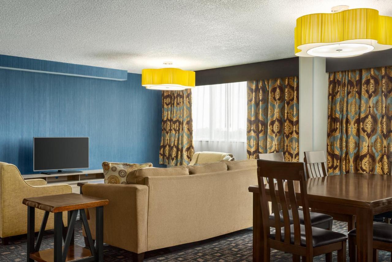 Holiday Inn Louisville East - Hurstbourne By Ihg Buitenkant foto