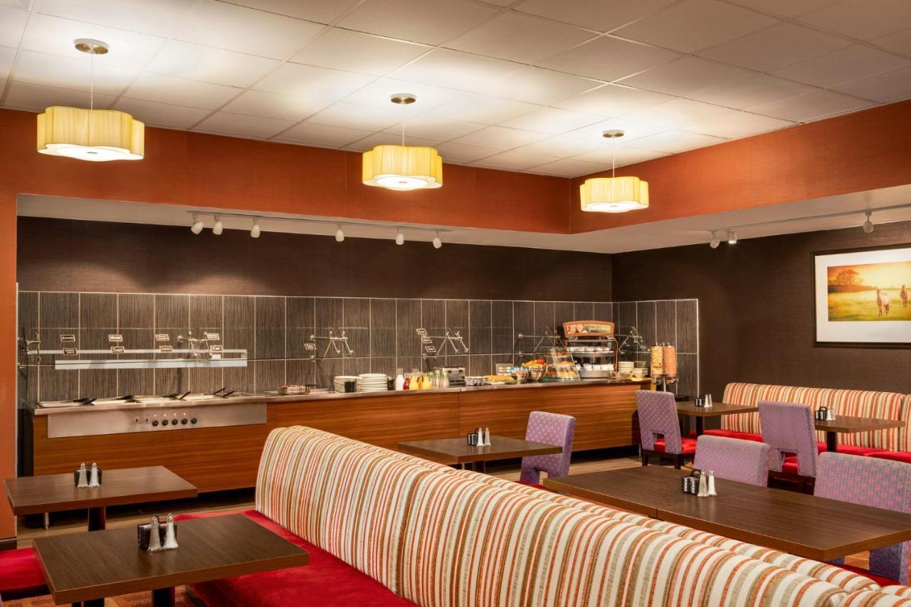 Holiday Inn Louisville East - Hurstbourne By Ihg Buitenkant foto