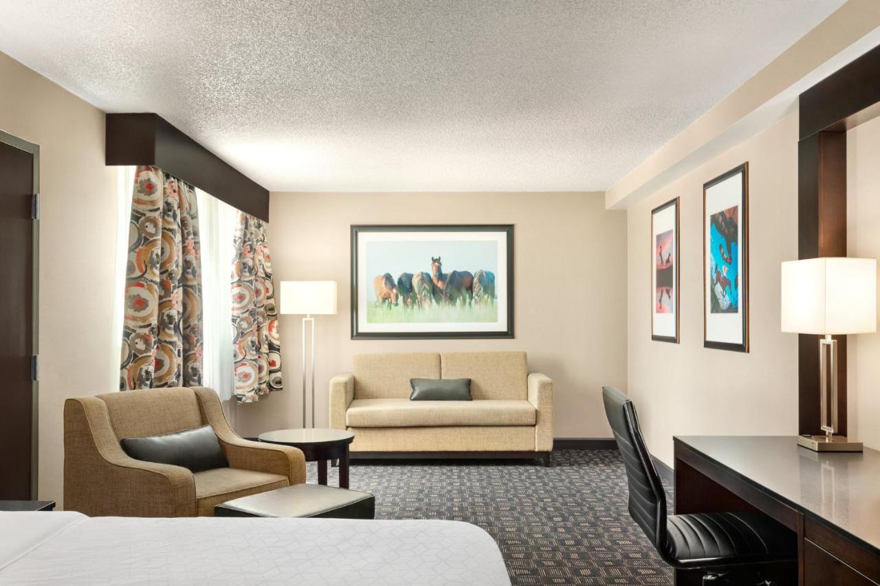 Holiday Inn Louisville East - Hurstbourne, An Ihg Hotel Buitenkant foto