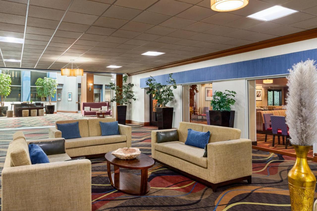 Holiday Inn Louisville East - Hurstbourne, An Ihg Hotel Buitenkant foto