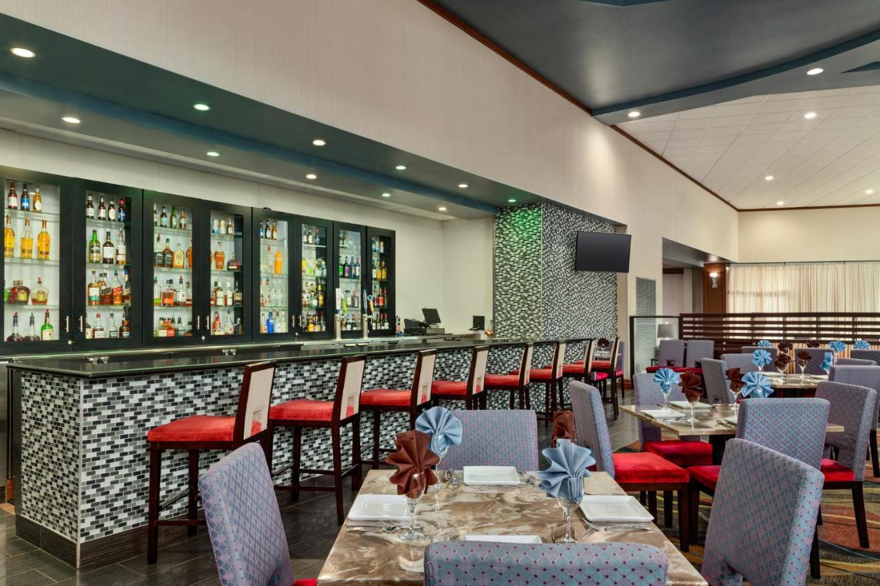 Holiday Inn Louisville East - Hurstbourne By Ihg Buitenkant foto