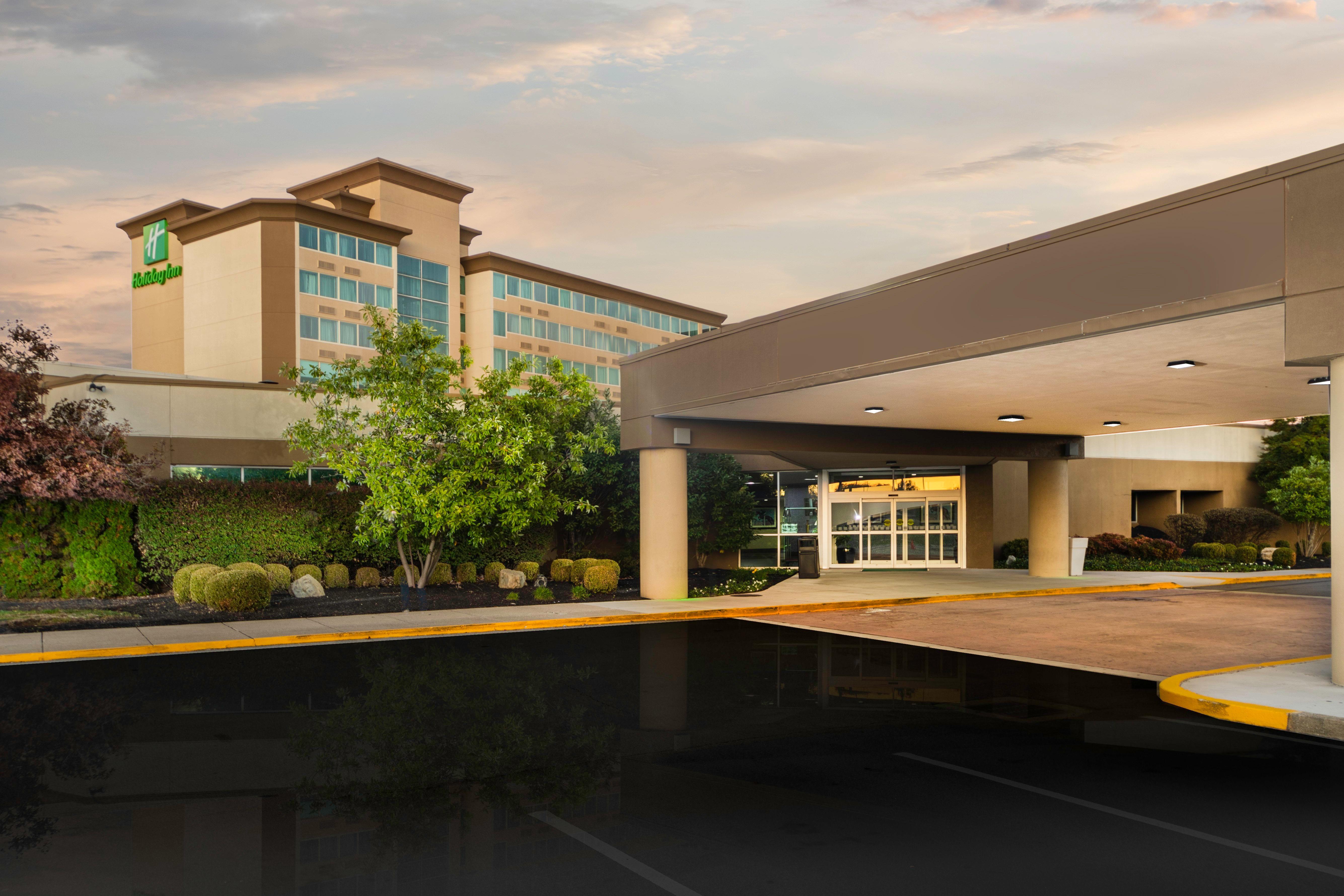 Holiday Inn Louisville East - Hurstbourne By Ihg Buitenkant foto