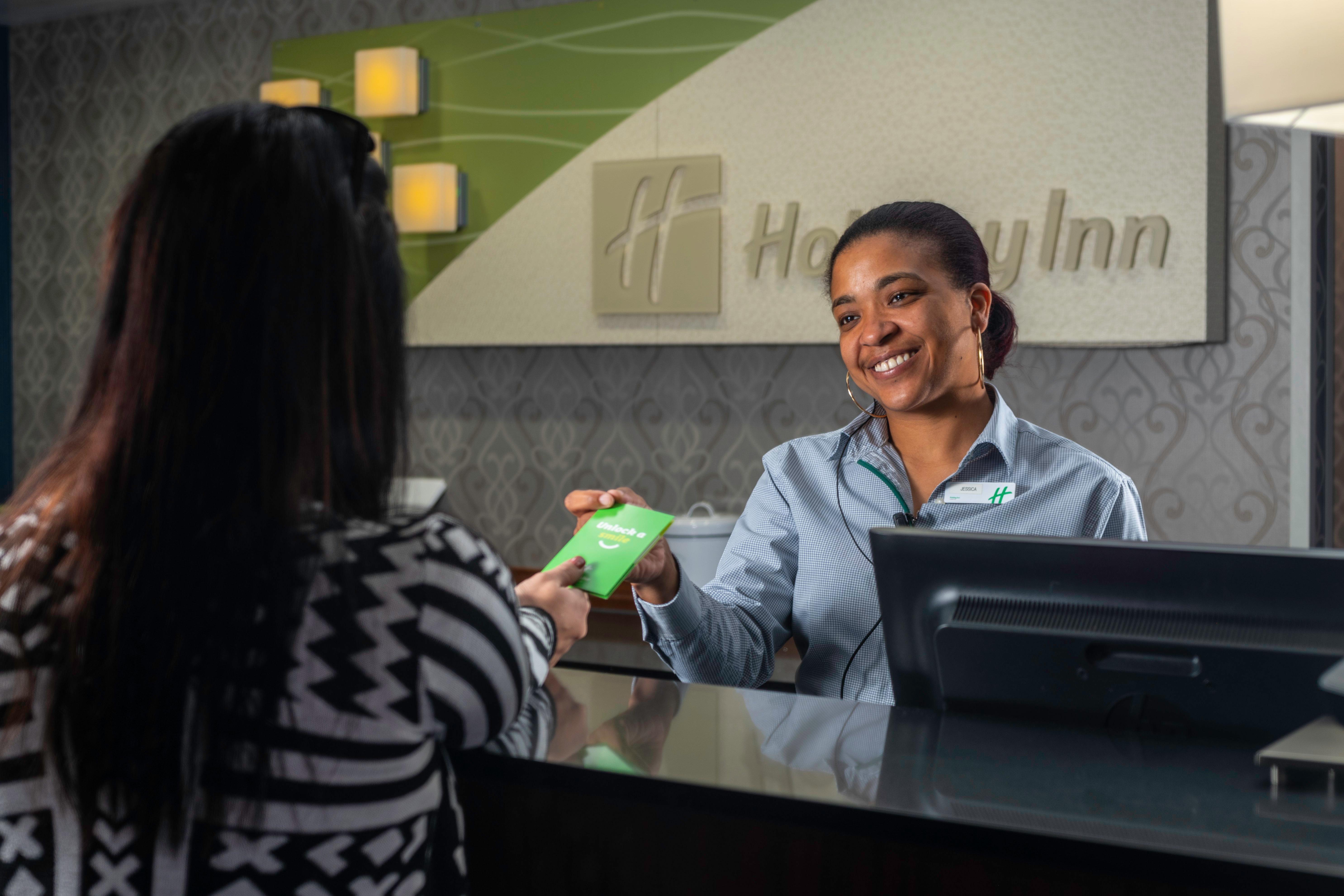 Holiday Inn Louisville East - Hurstbourne By Ihg Buitenkant foto